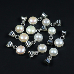 Pendentif élégant en argent sterling 925 plaqué avec perle naturelle, bijou minimaliste en perle d'eau douce ronde pour usage quotidien, vente en gros - Product Image 2