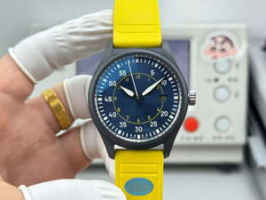 Reloj de Hombre Mecánico Automático de Diseño Único, con Correa de Goma Amarilla y Cerámica Negra, Estilo Casual, Deportivo, para el Día a Día y Citas - Product Image 1