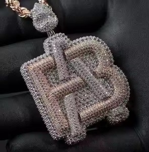 Pendentif personnalisé avec initiale sertie de diamants VVS Moissanite, en argent 925 plaqué or, style hip-hop pour homme. - Product Image 6