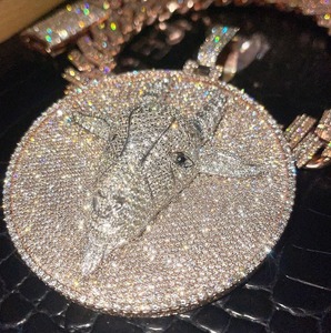 Colgante de cabra de plata de ley personalizado, dije de cabeza de cabra, colgante de cabra de plata de ley con incrustaciones, dije circular de moissanita VVS con incrustaciones - Product Image 1