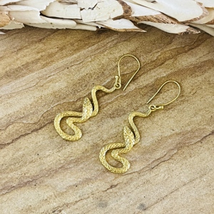 Boucles d'oreilles serpent en laiton tendance, style gothique, pendantes, pour femme, plaqué or 18 carats, design serpent gothique, thème animal doré, vente en gros/OEM - Product Image 5