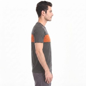 เสื้อยืดคอกลมผู้ชาย แขนสั้น ทรงปกติ ผ้าฝ้าย 100% ดีไซน์สีตัดต่อ สวมใส่สบาย แฟชั่นลำลองทุกวัน - Product Image 3