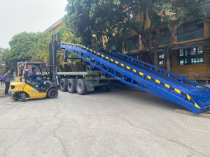 Rampe de levage hydraulique manuelle de 11500 mm de long, capacité de 10 tonnes, pour la manutention de marchandises sur camions de moyenne capacité - Product Image 4