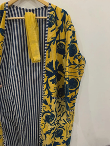 ชุดกิโมโนกำมะหยี่ปักมือลายซูซานี สีเหลืองมัสตาร์ดและสีน้ำเงินอินดิโก้ ลายทับทิมแบบดั้งเดิม สไตล์โบฮีเมียน ชุดคลุมยาว - Product Image 3
