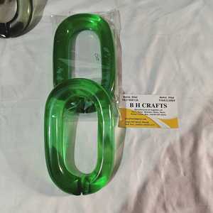 Cadena de eslabones gruesos de resina acrílica esmaltada, modelo navideño, con gancho de seguridad, ecológica, hecha a mano. - Product Image 3