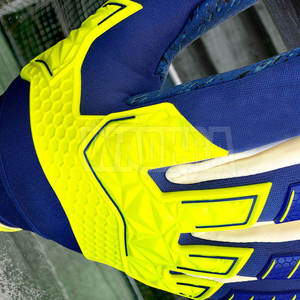 Nouveaux gants de gardien de but de qualité supérieure pour jeunes - Product Image 4