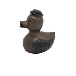 Adorno Decorativo de Metal, Pato Bebé de Bronce, Objeto Decorativo para Jardín o Patio, Hecho a Mano - Product Image 1