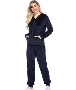 Conjunto de Terciopelo Personalizado para Otoño/Invierno 2026: Sudadera con Capucha y Pantalones Rectos para Mujer - Product Image 4