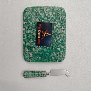 Tablas de queso de terrazo aptas para alimentos con juego de cuchillos para mantequilla, resina epoxi con diseño de piedras incrustadas, tabla de cortar queso. - Product Image 4