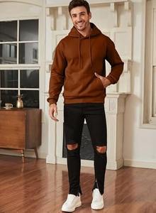 Sweat-shirt ample en coton épais avec intérieur en polaire doux et forme structurée pour un confort tout au long de la journée. - Product Image 4