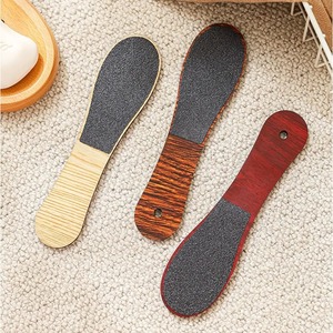 Lime à pieds double face en bois avec trou de suspension, outil de pédicure imperméable pour peaux mortes, facile à nettoyer, utilisation humide et sèche - Product Image 3