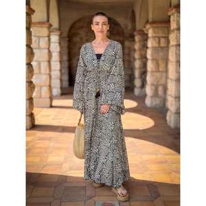 Robe maxi pour femme style bohème, motif floral noir et blanc, col en V, manches longues, robe d'été décontractée - Product Image 2