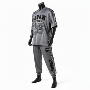Conjunto de Jersey y Pantalón Deportivo para Hombre en Malla de Poliéster Premium, 180 GSM, Transpirable, Color Gris, con Paneles Laterales con Transferencia Térmica, 2 Piezas - Product Image 4