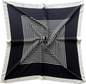 Foulard bandana de luxe en soie pour femme, carré, pour la tête, les cheveux ou le cou, toucher satiné doux, imprimé, de créateur - Product Image 1