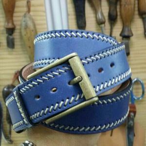 Ceinture pour homme en cuir de buffle naturel, boucle dorée de luxe, artisanale, longueur personnalisable, ceinture formelle pour homme, idéale pour offrir. - Product Image 6