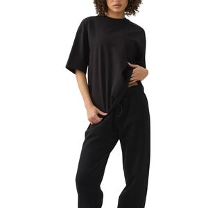 Nuevo Conjunto de Camiseta Negra Oversize y Pantalones Jogger para Mujer, Ropa Deportiva de Algodón de 2 Piezas, Chándal con Logotipo Personalizado al por Mayor - Product Image 4