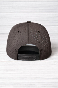 Casquettes de performance unisexes, casquette snapback à 6 panneaux, réglable, respirante, découpée au laser, noire, casquettes de golf, style décontracté pour adultes - Product Image 4