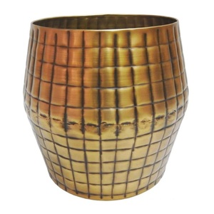 Maceta Decorativa de Estilo Elegante y Moderno, Florero de Metal de Gran Calidad Hecho a Mano para Mesa de Salón - Product Image 6
