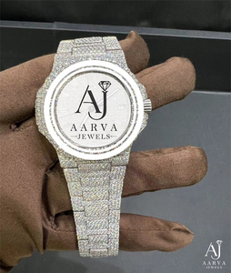 Reloj Mecánico con Esfera Plateada y Cristal de Zafiro, Brazalete de Acero Inoxidable con Circonitas Cúbicas, 18 mm, Movimiento Analógico Eta, Visualización de Fecha - Product Image 1