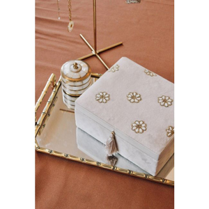 Caja de Joyería y Chocolate de Papel Bordada a Mano Personalizada con Caja de Almacenamiento de Recuerdos con Estilo Romántico Personalizado por Whimsy Art Craft - Product Image 3