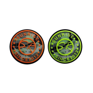 Logo en caoutchouc PVC de forme personnalisée pour la promotion de la marque d'entreprise, patch en caoutchouc haute densité pour un branding professionnel - Product Image 4