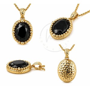 Colgante de Ónix Negro con Bisel Chapado en Oro y Diseño Martillado de Lujo para Mujer, Joyería Artesanal - Product Image 2