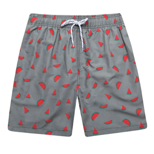 Short de bain gris pour hommes, imprimé pastèque, à séchage rapide, avec cordon de serrage à la taille et poches, vêtements de plage décontractés - Product Image 1