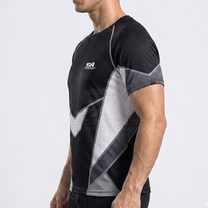 T-shirt de sport confortable pour homme avec tissu anti-humidité, adapté à l'entraînement, aux exercices et aux courses en plein air. - Product Image 6