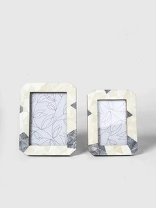 Cadre photo de luxe en os incrusté, fait main, mosaïque florale en os, cadre décoratif pour table, design moghol - Product Image 1