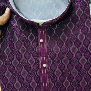 Conjunto de Kurta y Pijama de Seda Artística para Hombre, de Excelente Calidad y Lujo, con Patrón Jacquard, Ropa Tradicional India Festiva, Disponible para la Venta - Product Image 6
