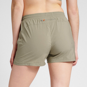 Shorts décontractés pour femme, vert olive, taille haute élastique, séchage rapide, anti-boulochage, tricoté uni, 100% coton, coupe droite, logo sur la jambe droite - Product Image 5