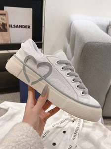 2026 Hot Selling Designer Inspired Heart <b>Sneakers</b> Platform Canvas Shoes Fashion Casual Low Top <b>Sneakers</b> for Women Wholesale - Product Image 4