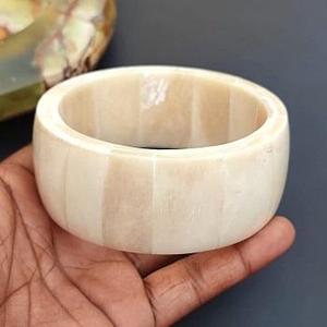 Brazalete de Hueso de Búfalo Hecho a Mano para Mujer, Diseño Moderno, Tema Religioso, Ecológico, de Alta Calidad, Ideal para Regalo - Product Image 3