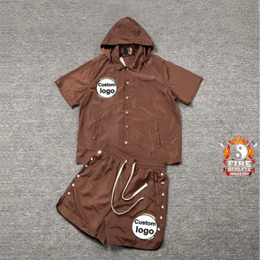 Conjunto de Chaqueta Cortavientos con Capucha Bordada Personalizada - Traje Deportivo Informal de Manga Corta para Hombre y Mujer - Product Image 1