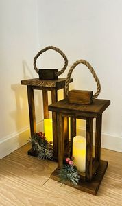 Farol de vela de madera hecho a mano y personalizado con portavelas de metal marrón para centros de mesa de boda y decoración del hogar - Product Image 6