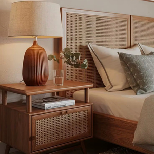 Armoire de rangement en bois, table d'appoint d'angle, table de chevet de chambre à coucher avec pieds en bois massif - Product Image 1