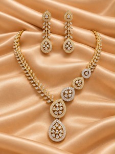 Atractivo Juego de Collar y Aretes con Diseño de Piedras AD con Acabado Mate Chapado en Oro para Compromiso, Boda, Fiesta o Cualquier Ocasión - Product Image 2