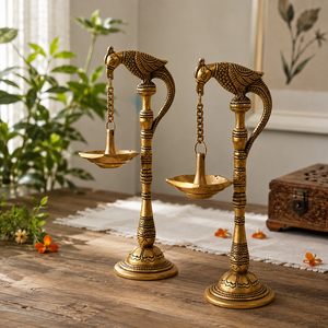 Lampe à huile suspendue Hamsa en laiton faite à la main, style traditionnel Hamsa Vilakku, chaîne Diya, Deepam pour temple, fabricant et fournisseur OEM en gros - Product Image 2