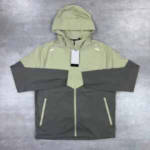Ensemble de survêtement court pour homme 100 % polyester, imperméable, respirant, coupe-vent, avec fermeture éclair et logo personnalisé – Vente en gros - Product Image 4