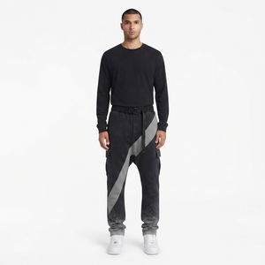 Pantalon cargo streetwear homme en molleton brossé de coton biologique 480 GSM, entrejambe tombant, teinture surdimensionnée noire, taille élastique, qualité premium - Product Image 1