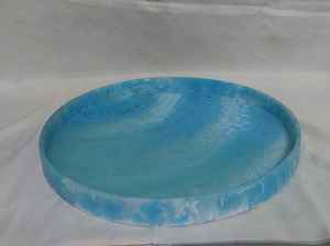 Plateau de service unique en résine pour servir des rafraîchissements, offrant un design durable et un attrait décoratif saisissant - Product Image 4