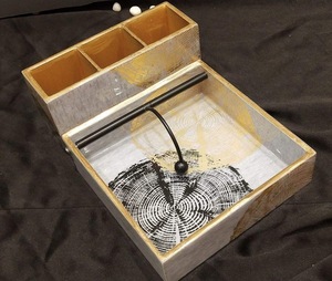 Organizador de utensilios de mesa multifuncional de metal hecho a mano, con soporte para cubiertos y caja de pañuelos, rectangular, impreso en MDF, con acabado de pintura. - Product Image 1