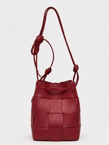 Sac seau Gravs en cuir véritable bordeaux, moderne, doux, tendance, pour femme, avec bandoulière réglable, léger, durable, luxueux, grand format - Product Image 1