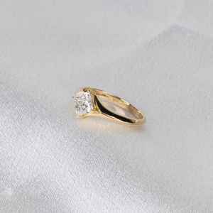 Anillo solitario de diamante cultivado en laboratorio con corte princesa de 1.52 quilates para mujer, oro sólido de 14 quilates, para compromiso, boda, promesa, regalo para ella - Product Image 4