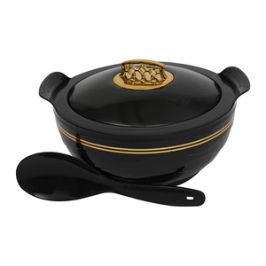 Plat à gratin antique en plastique noir et métal, qui ajoute une touche moderne et élégante à toute table à manger ou toute cuisine. - Product Image 4