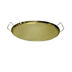 Bandeja de metal rectangular de lujo de estilo árabe personalizada, bandeja o plato de servicio de acero inoxidable con mango de metal dorado - Product Image 1