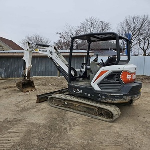 Miniexcavadora hidráulica auxiliar práctica Bobcat E32 adaptable para la mejora de terrenos agrícolas y la reparación de caminos rurales - Product Image 4