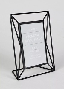 Cadre photo hexagonal en verre avec incrustation en laiton, fait main, minimaliste, en métal doré, avec verre transparent, à poser - Product Image 3