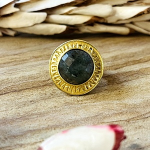 Bagues en labradorite très demandées, géométriques, en laiton plaqué or 18 carats, motif soleil céleste, bijoux massifs pour femmes, pour la vente en gros/OEM/ODM - Product Image 1