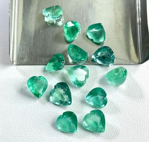Esmeralda Zambiana Natural de Alta Calidad, Corte Corazón de 7-9 mm, 23.30 Quilates, Color Verde Medio, Piedra de Nacimiento de Mayo para Hacer Colgantes y Pendientes - Product Image 4